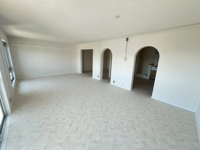 垂水高丸住宅4号棟の居間・リビング
