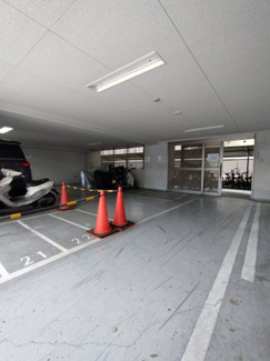 【駐車場】