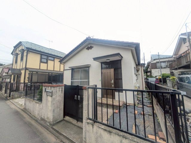 野村貸家のエントランス