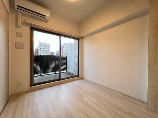 プレジオ松屋町の洋室