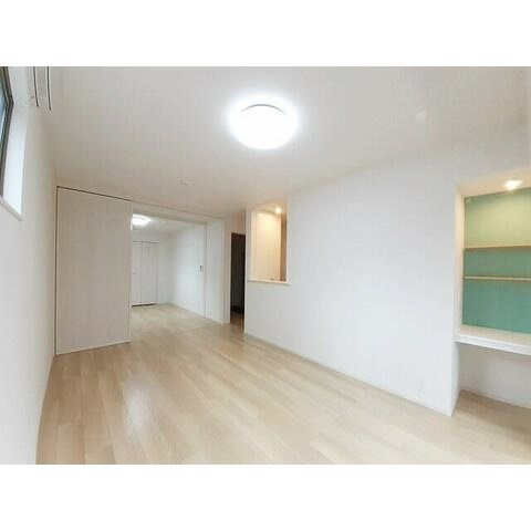 横浜市泉区中田東１丁目のアパートの居間・リビング