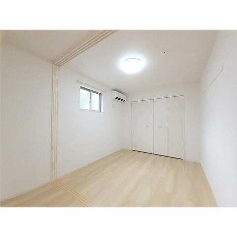 横浜市泉区中田東１丁目のアパートの寝室