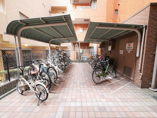 プレジオ中之島の駐車場