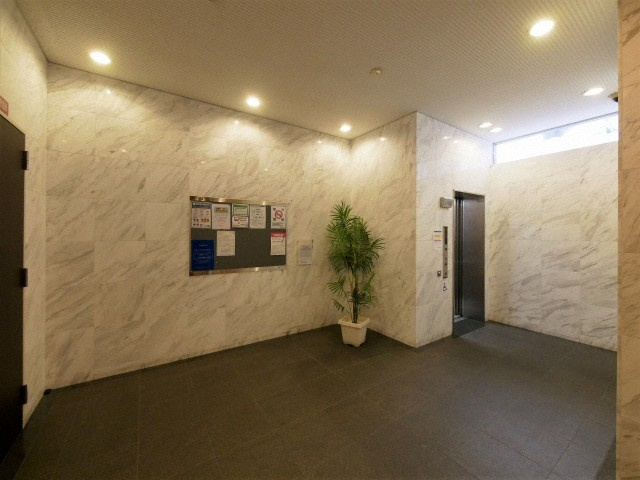 CASSIA福島駅前のロビー
