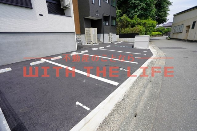 Tidy田代【キャッシュバック対象物件】の駐車場|駐車場があるので、車を買う予定の方も安心です