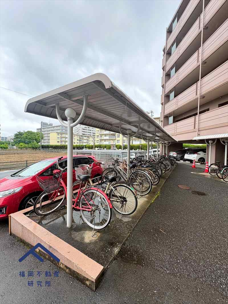 アプローズ那珂の駐車場
