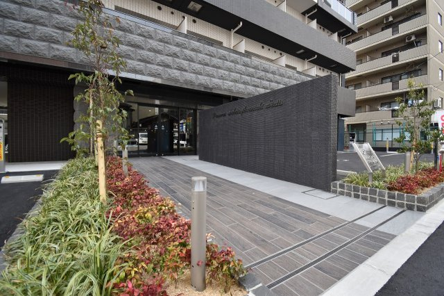 プレサンス堺筋本町センティスのエントランス