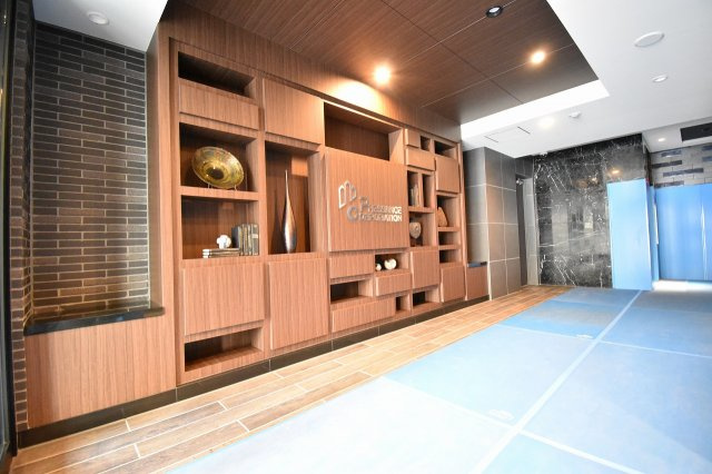 プレサンス堺筋本町センティスのロビー