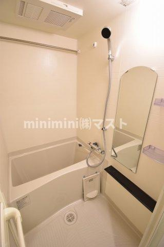 プレサンス堺筋本町センティスの浴室