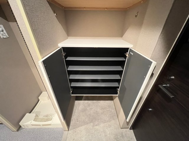 Uresidence Temmabashiの玄関