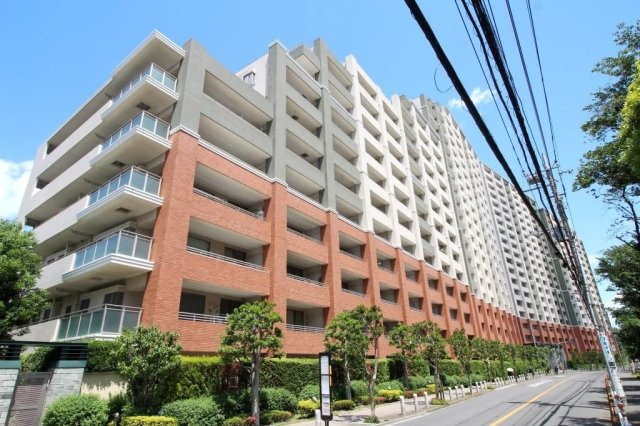 西東京市谷戸町２丁目の中古マンションの外観