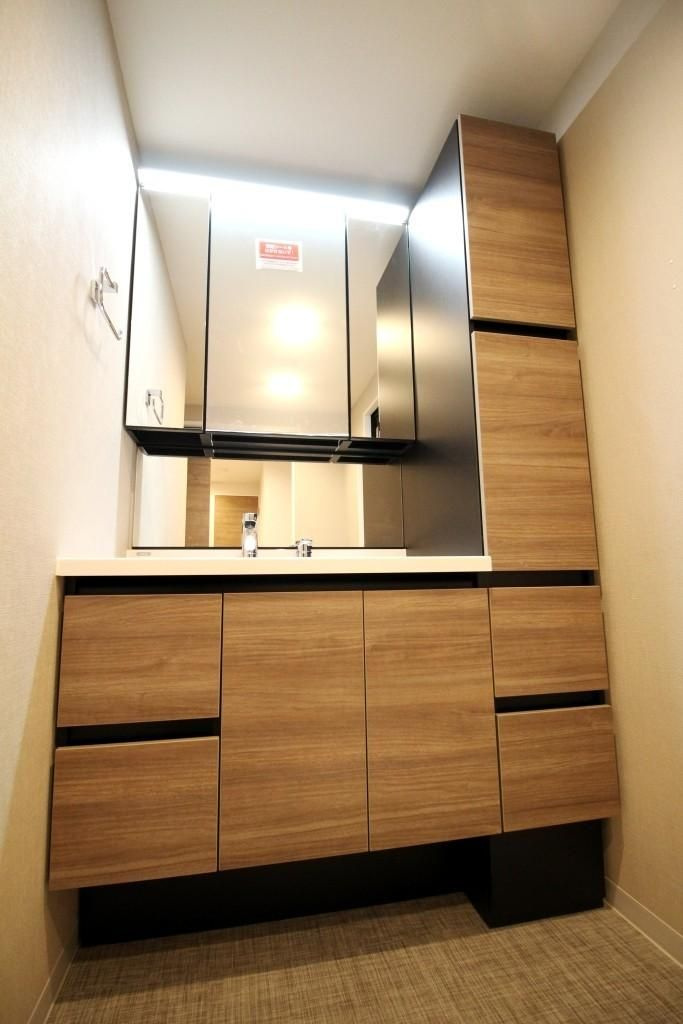 西東京市谷戸町２丁目の中古マンションの独立洗面台