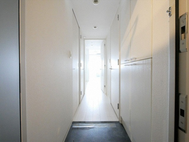 ADWResidence松屋町の玄関