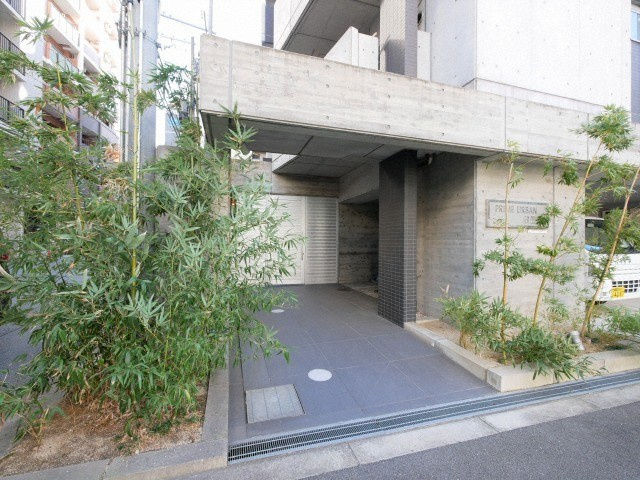 ADWResidence松屋町のエントランス