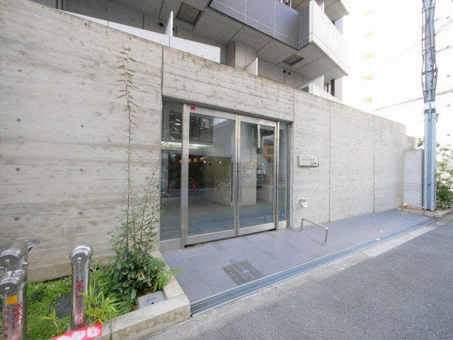 ADWResidence松屋町のエントランス