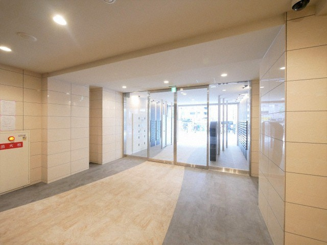 SERENiTE本町refletのロビー
