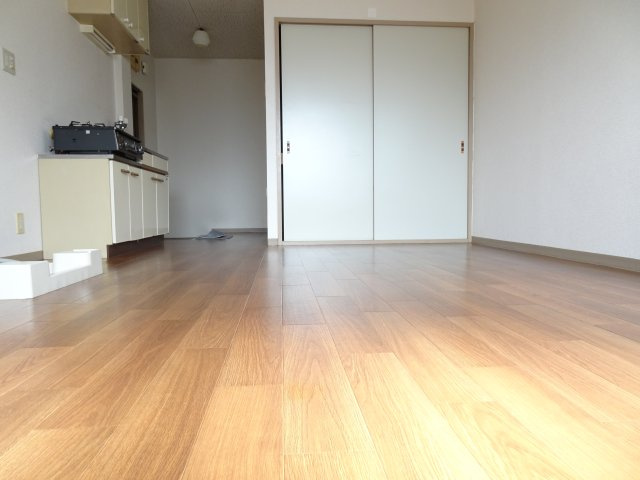 安田マンションの洋室