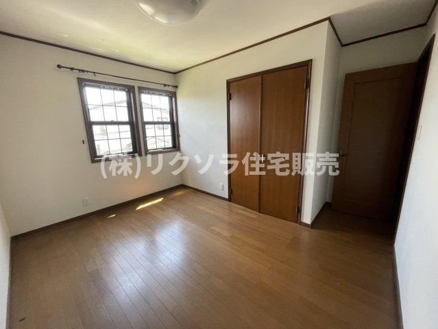 山之上西町　中古一戸建ての子供部屋|洋室6.0帖
■物件内覧・資金計画相談・住宅ローン相談、リフォーム相談、お問合せ受付中■
※当日・翌日のご内覧、ご相談はお電話でのお問合せがスムーズです！