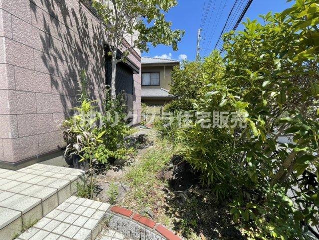 山之上西町　中古一戸建ての庭|■物件内覧・資金計画相談・住宅ローン相談、リフォーム相談、お問合せ受付中■
※当日・翌日のご内覧、ご相談はお電話でのお問合せがスムーズです！