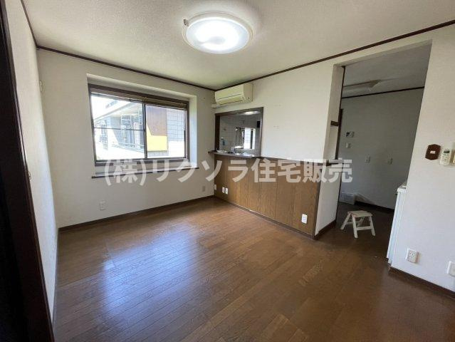 山之上西町　中古一戸建ての居間・リビング|LDK22.0帖
■物件内覧・資金計画相談・住宅ローン相談、リフォーム相談、お問合せ受付中■
※当日・翌日のご内覧、ご相談はお電話でのお問合せがスムーズです！