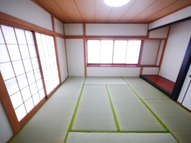 八街市文違　中古戸建の和室|内外装リフォーム済み令和8年5月 軽自動車は2台可能 スーパーイオン徒歩約12分　閑静な立地