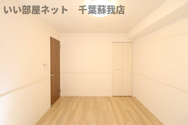 ドゥー・メゾン桜木の寝室|使い勝手のいい寝室です