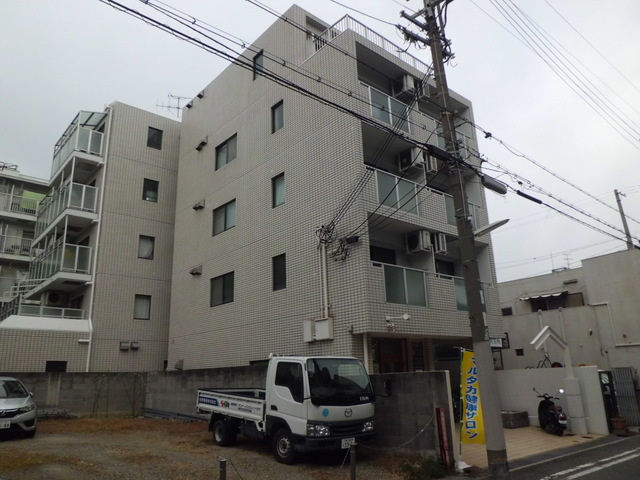 ジュネス本山の外観
