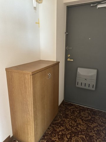 南の風ビルの玄関
