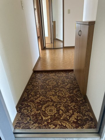 南の風ビルの玄関