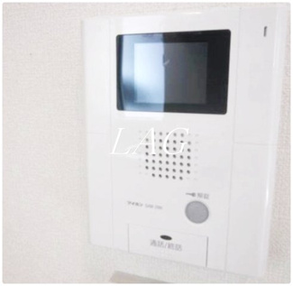 【セキュリティ】 | Ａｐａｒｔａｍｅｎｔｏ　ＫＯＭＡＧＯＭＥ　アパルタメントコマゴメ | モニター付きインターホンです。