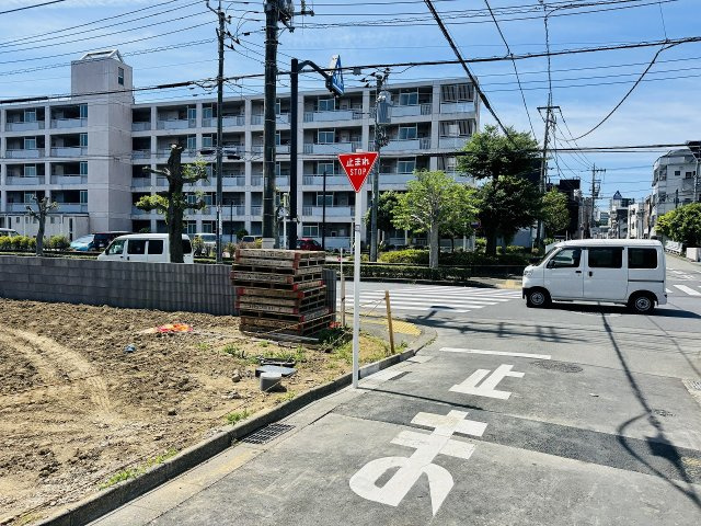 八王子市　元本郷町　新築一戸建て　１１期の前面道路含む現地写真|～南15ｍ・西側4ｍ道路に面しています～