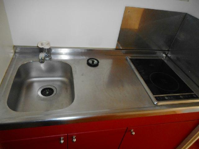 レオパレス元住吉桜下のキッチン|シンク広めで料理しやすいです！
