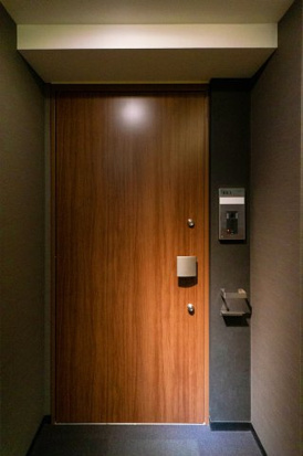 ライオンズ麻布十番スペリアの玄関