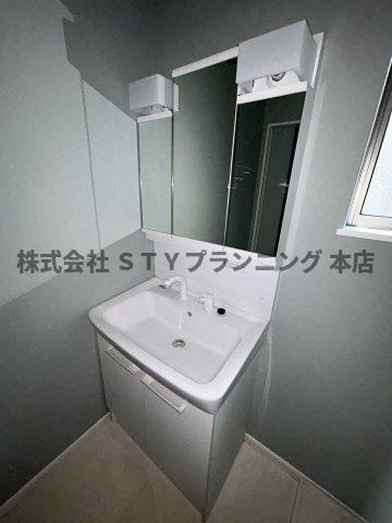 仲介手数料0円！タウンハウス辻町の独立洗面台