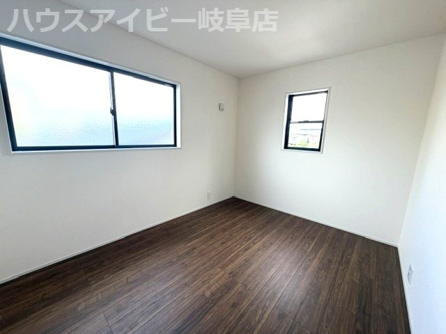 岐阜市茶屋新田新築建売全2棟！お車並列4台可能！広々お庭スペースもあります♪長期優良認定住宅！の洋室|岐阜市茶屋新田新築建売全2棟！お車並列4台可能！広々お庭スペースもあります♪長期優良認定住宅！