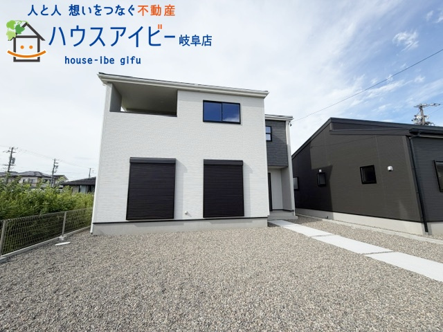 岐阜市茶屋新田新築建売全2棟！お車並列4台可能！広々お庭スペースもあります♪長期優良認定住宅！1号棟の画像