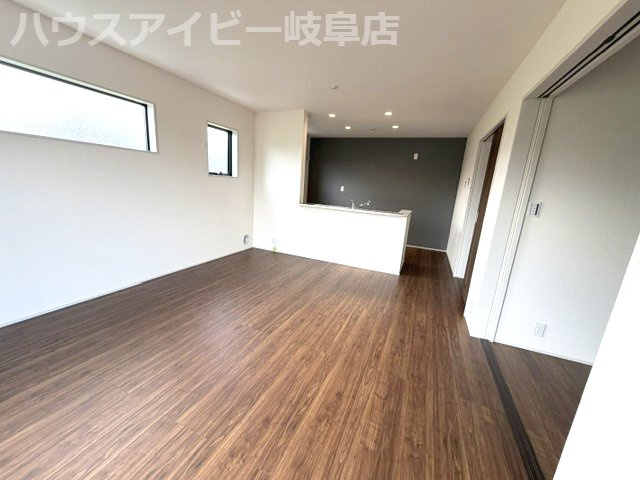 【居間・リビング】の画像