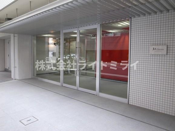 ミテッツァ千代田三崎町のエントランス| 