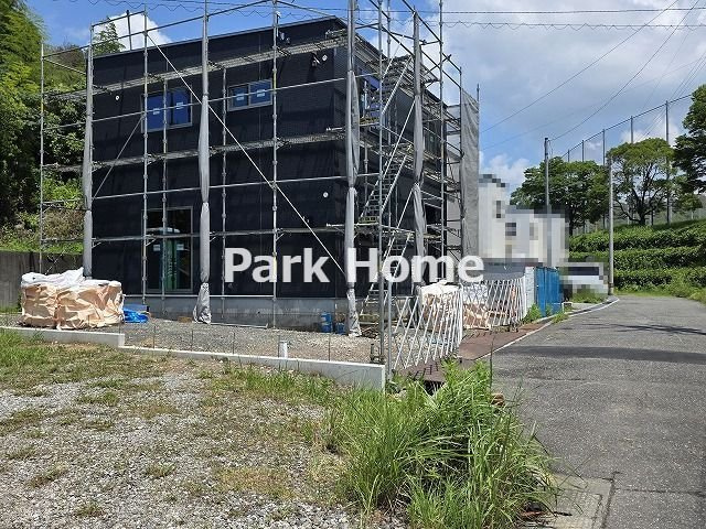 香美市土佐山田町植 ⑭ 新築戸建ての前面道路含む現地写真