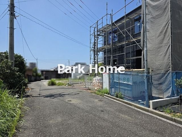 香美市土佐山田町植 ⑭ 新築戸建ての前面道路含む現地写真