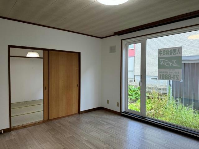 若葉マンションの居間・リビング