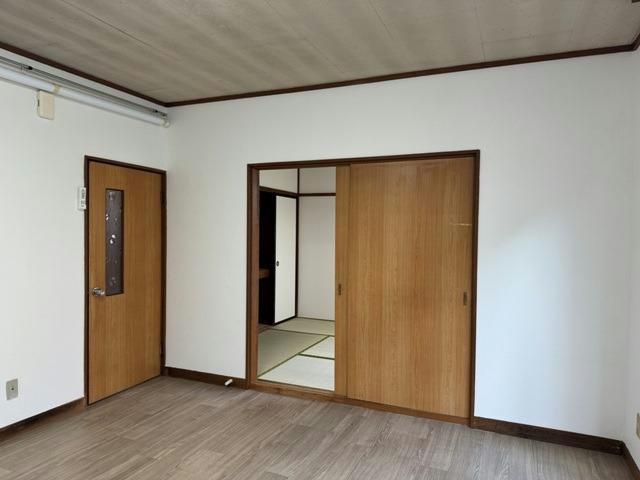 若葉マンションの居間・リビング
