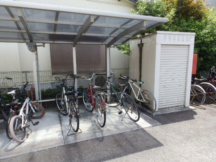 カーサ一宮のロビー|駐輪場