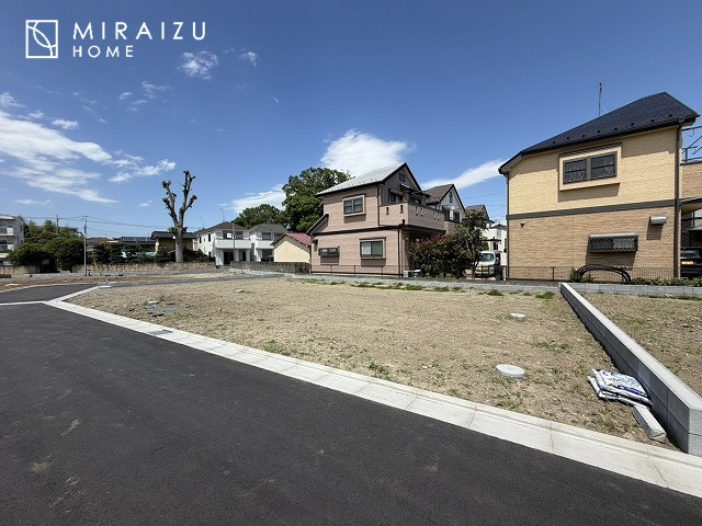 【周辺】 | お車の運転に自信のない方でも安心かなと思います。とても解放感があり、日当たりも気持ちよさそうです。
