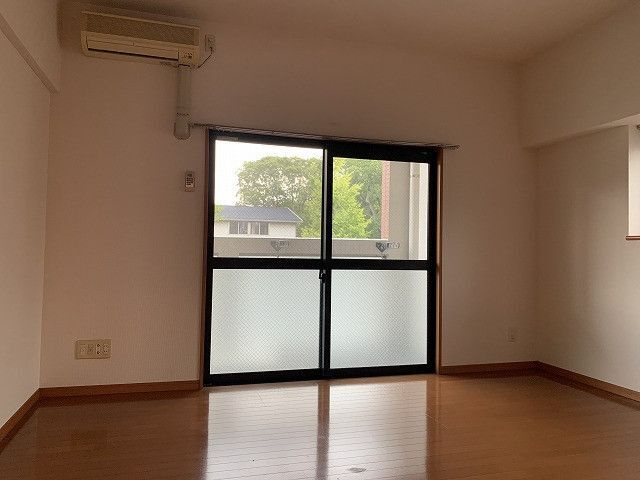 福岡市中央区地行２丁目の賃貸マンションの居間・リビング