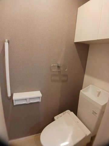 シャイニー今川Ａ　　刈谷市近郊の賃貸はクラスホーム刈谷店のトイレ|落ち着いた色調のトイレです