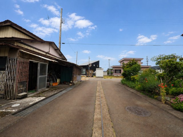 【周辺】 | 【建築条件なし】大仙市大曲戸巻町 区画の整った住宅街 北側道路は消雪道路の67.49坪 住宅用地