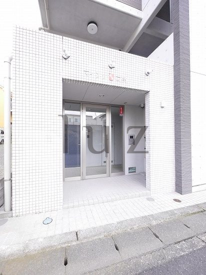 横浜市旭区二俣川２丁目の賃貸マンションのエントランス