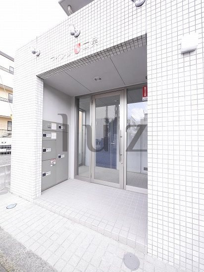 横浜市旭区二俣川２丁目の賃貸マンションのエントランス