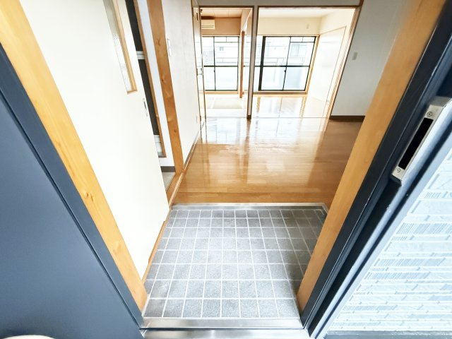 ルミエール高そねの玄関